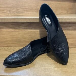 Bueno Black Ballet Flats. Cut-out Style.